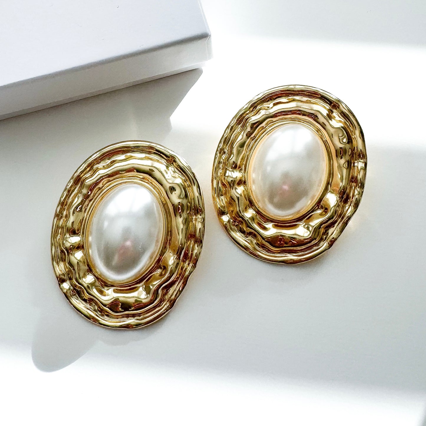 Riviera Pearl Oval Earrings