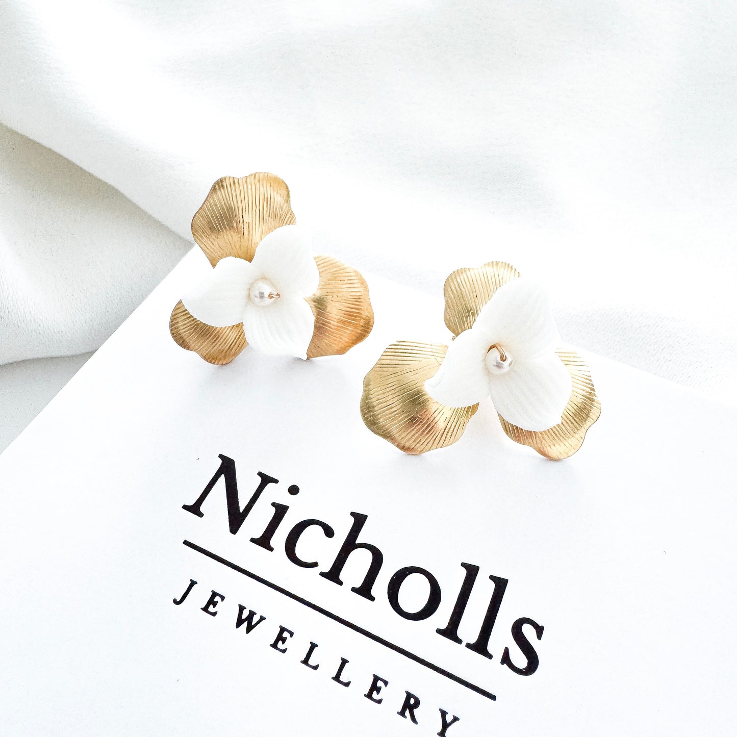 Aurelia Gold Leaf and White Porcelain Flower Wedding Comb and Stud Earrings