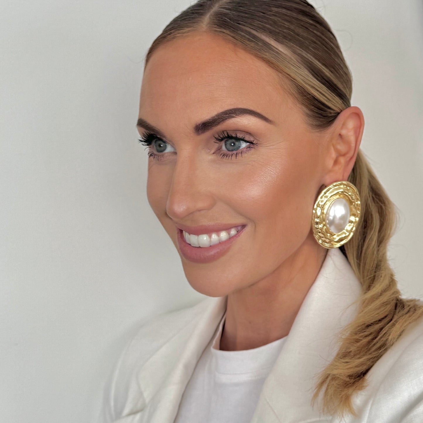 Riviera Pearl Oval Earrings
