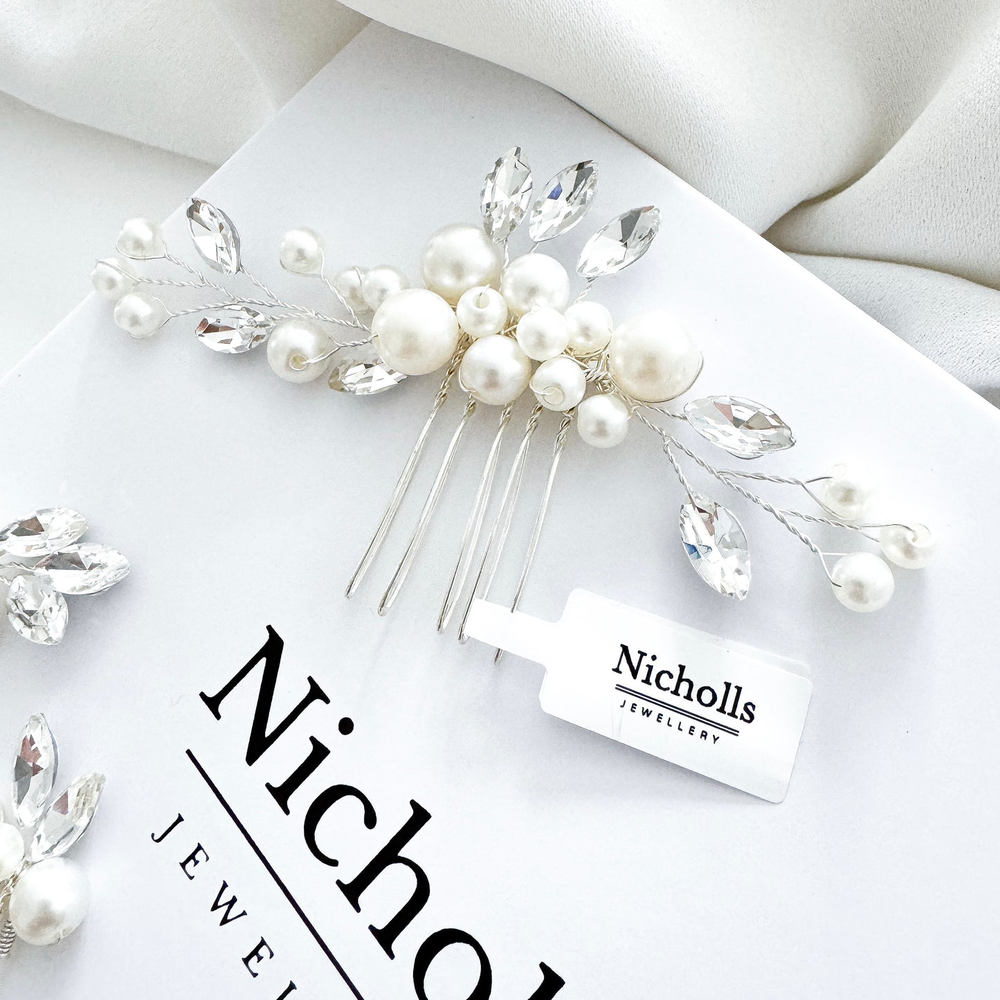Pearl & Crystal Bridal Hair Comb with Matching Pins – Wedding Hair Accessory