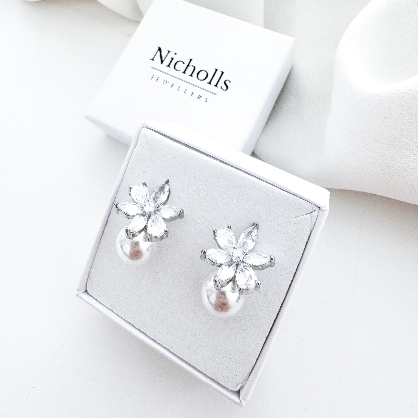 Bonita Pearl & Crystal Earrings