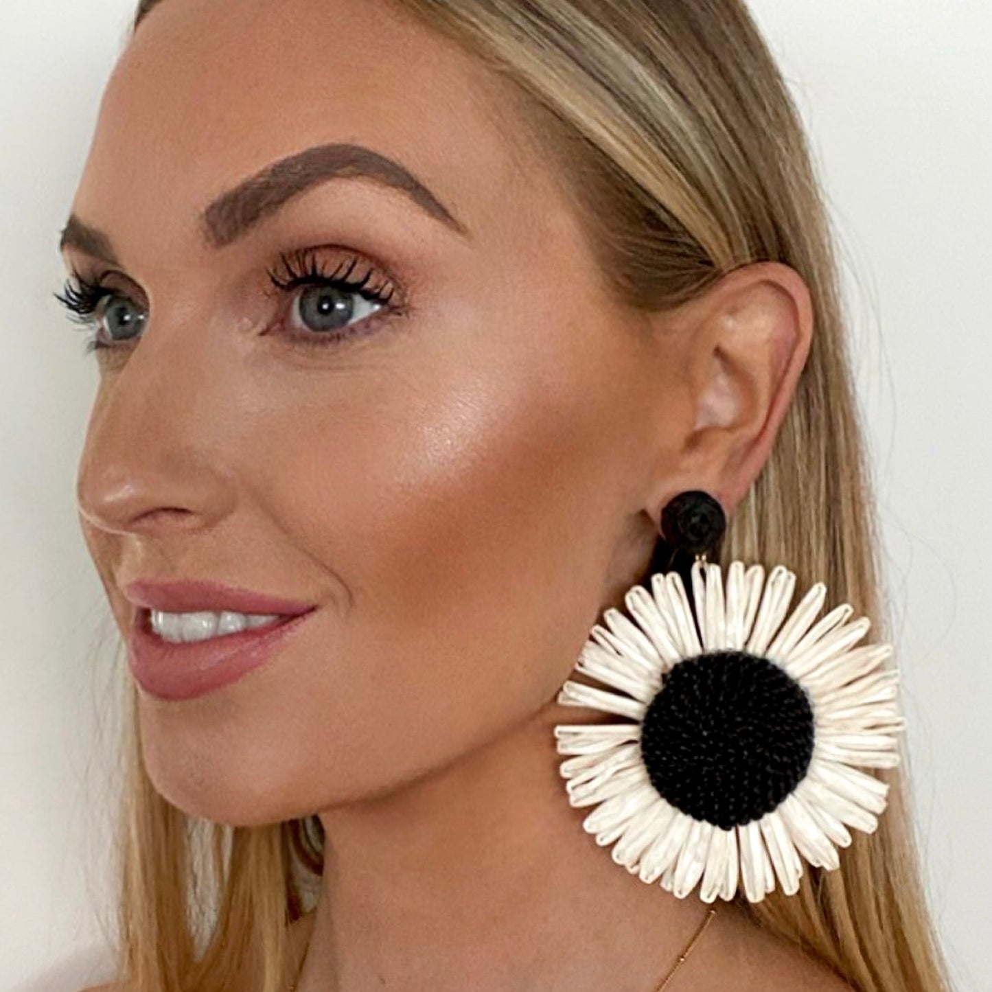 Boho Woven Black and White Sunflower