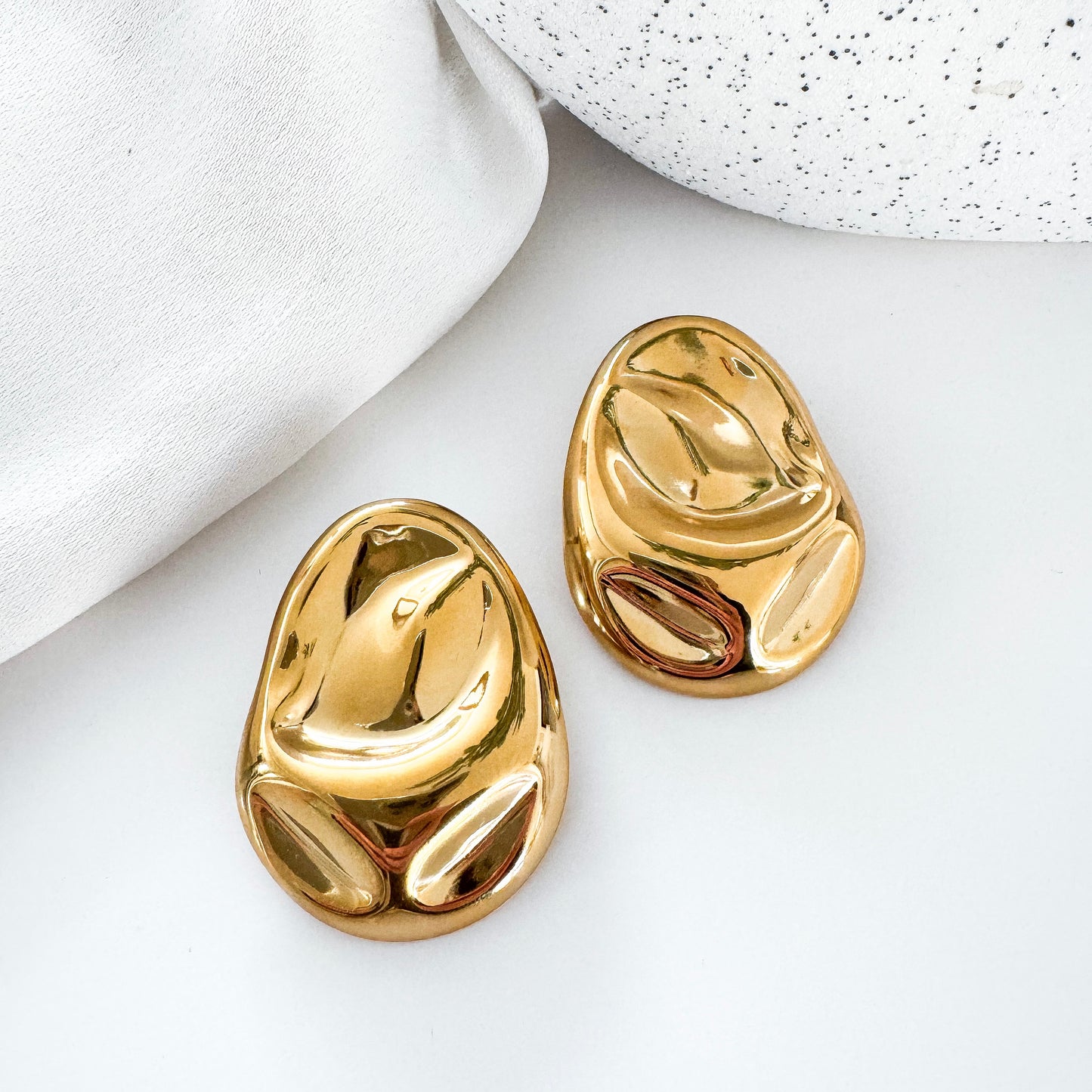 Monte Carlo Indent Oval Earrings