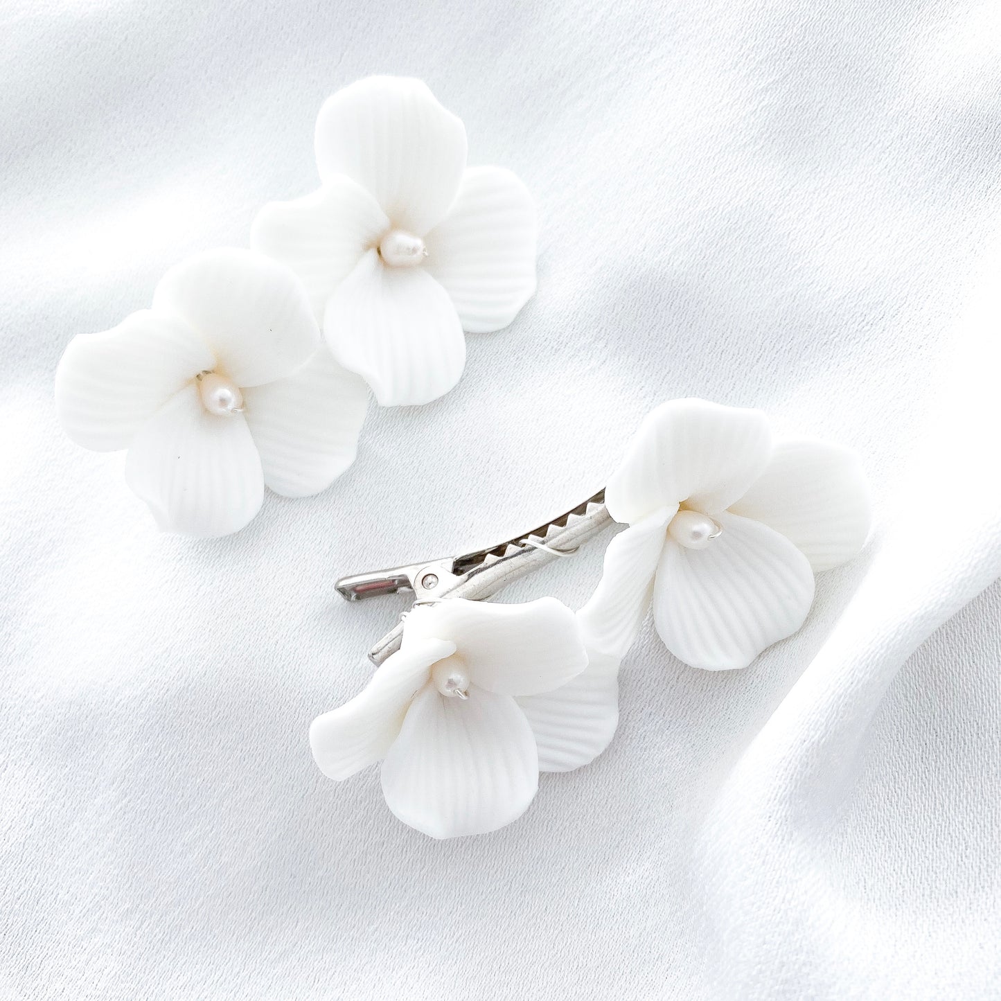 Pretty Porcelain White Flower Clips x 2 set