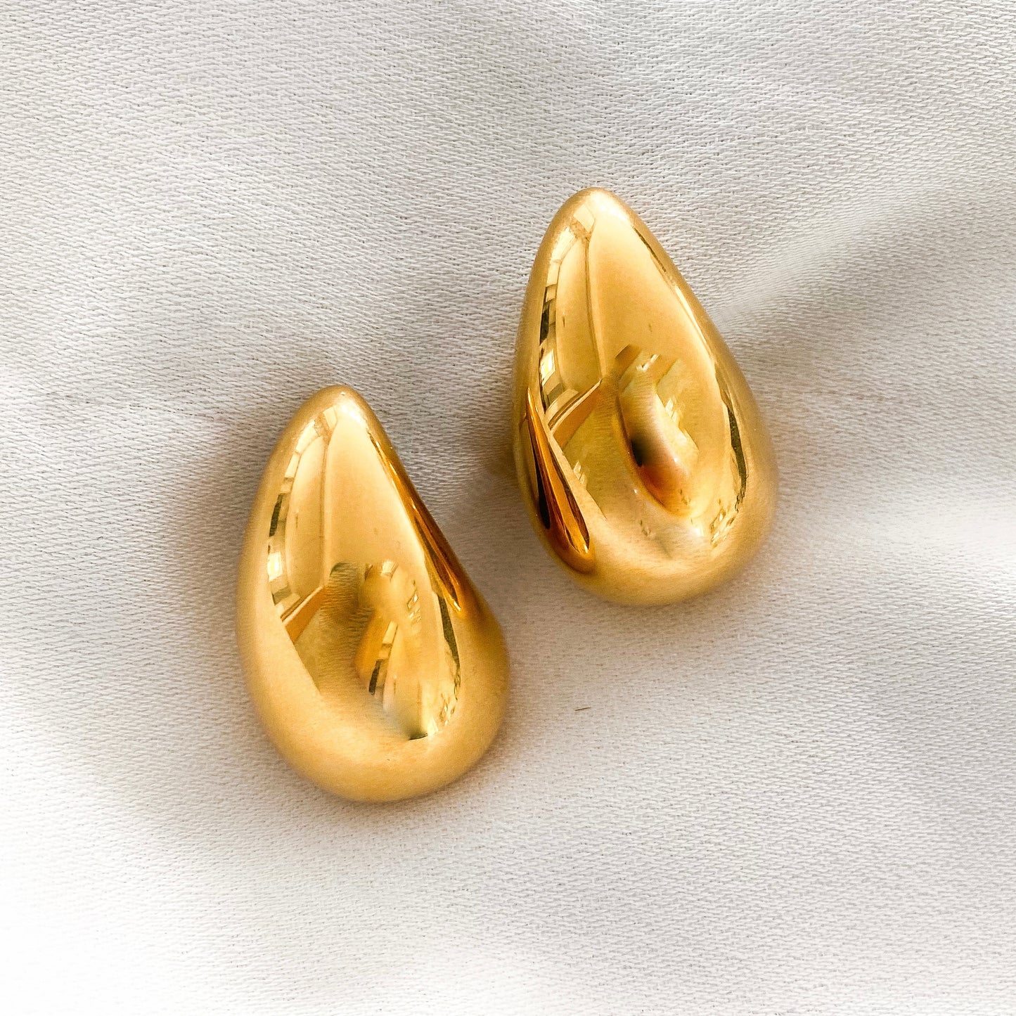 Waterdrop Chunky Smooth Celebrity Earrings