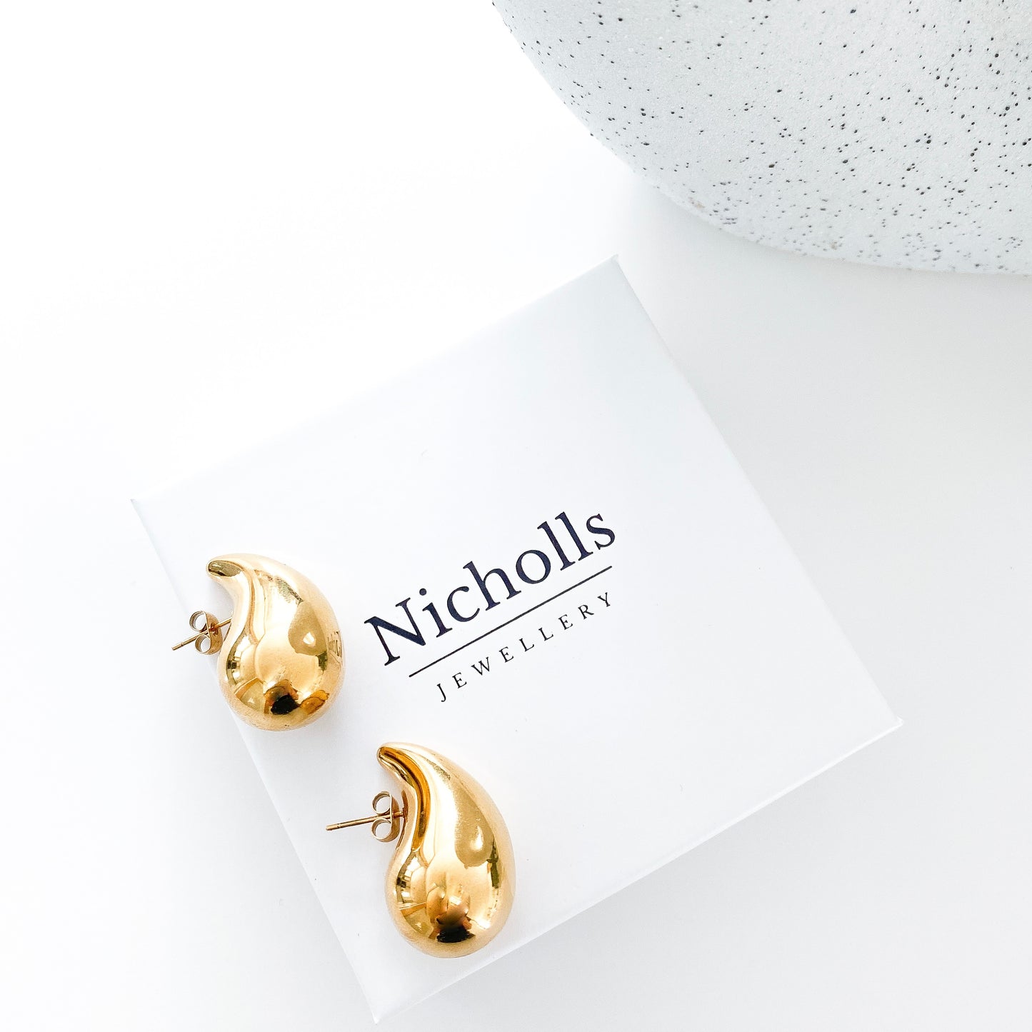 Waterdrop Gold Pointed Earrings