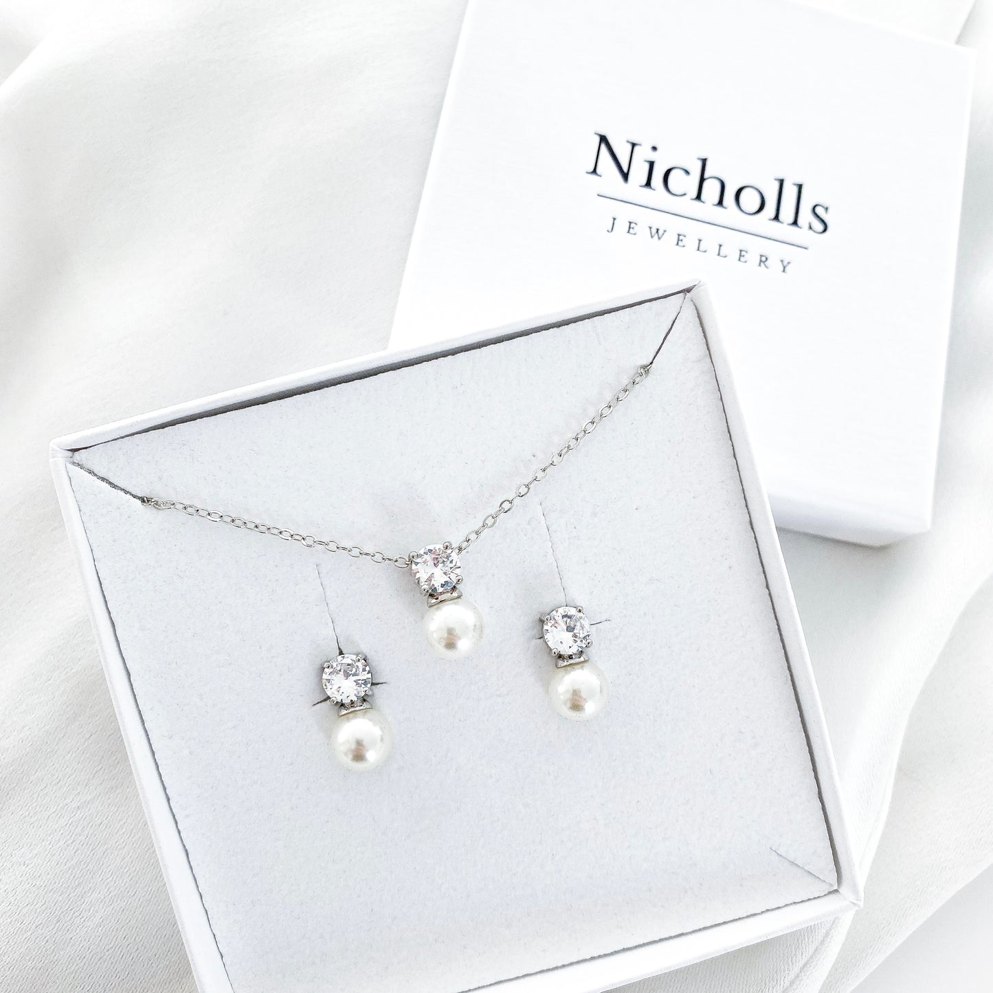 Dainty Pearl and Crystal Set