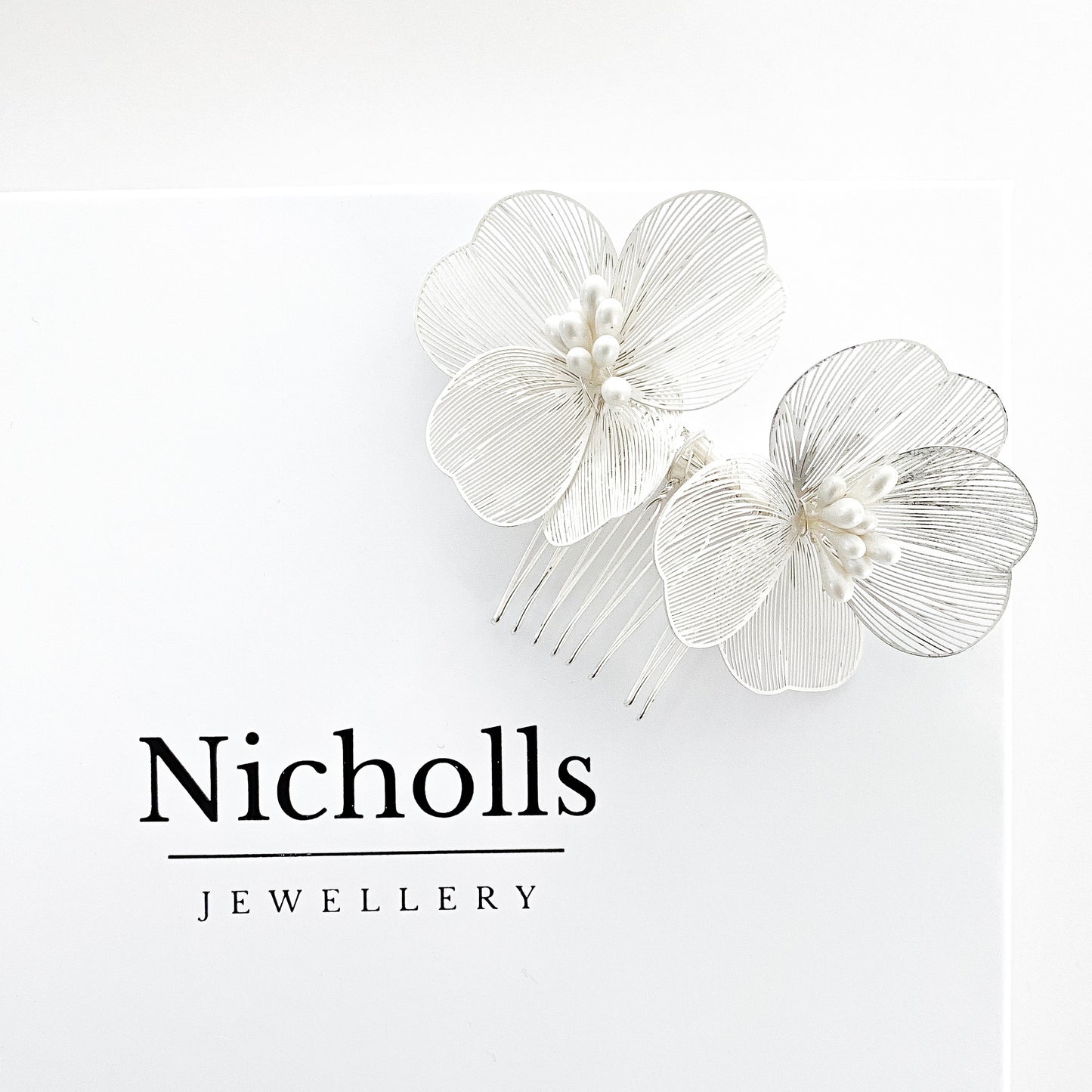 Light Silver Flower Comb