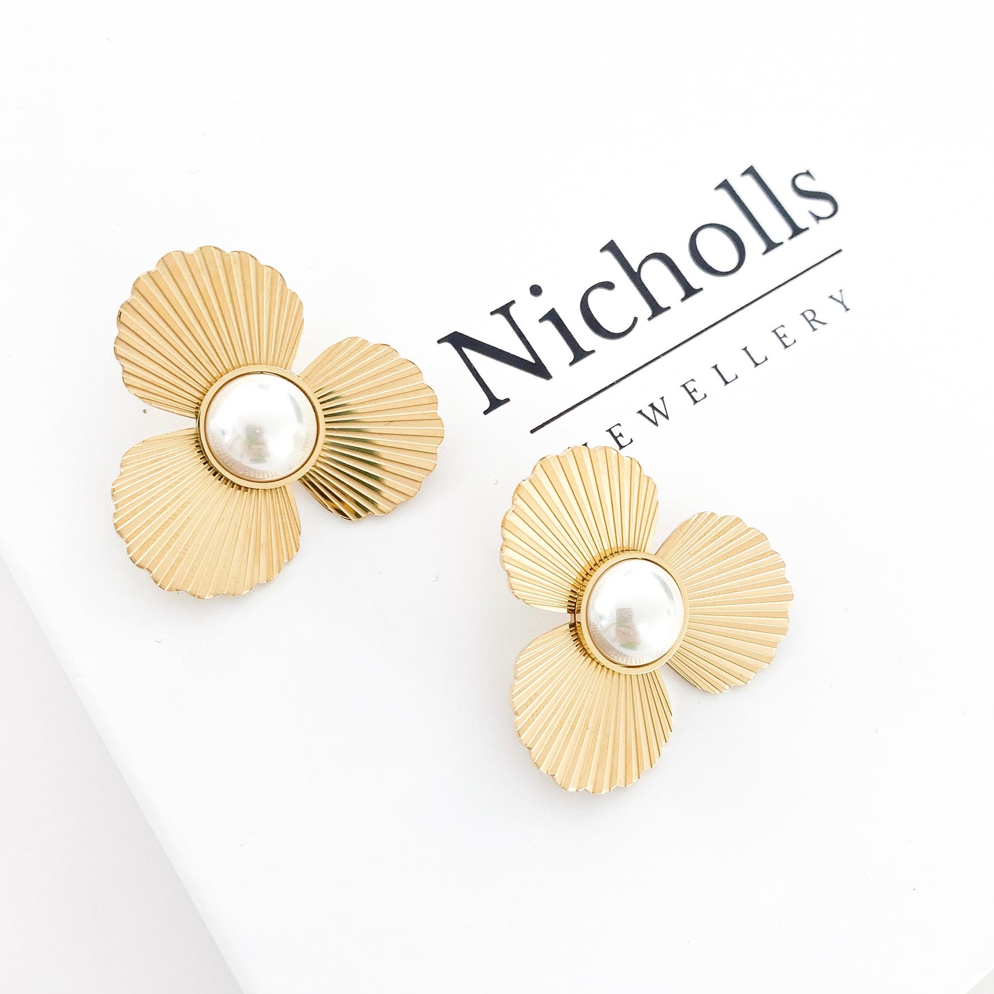Fan Flower Pearl Gold Earrings