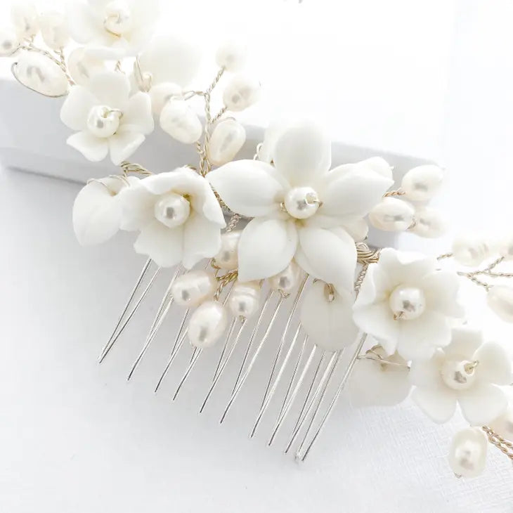 Porcelain White Flower and Freshwater Pearl Comb