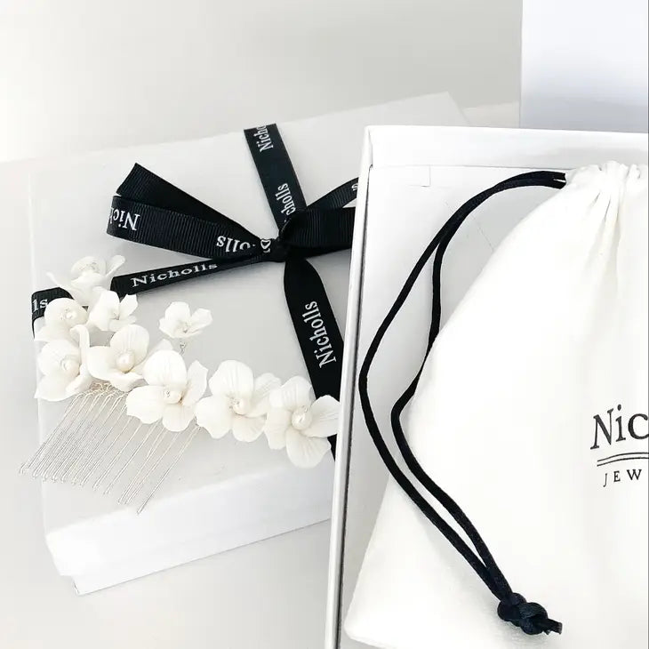 Porcelain White Flower Comb