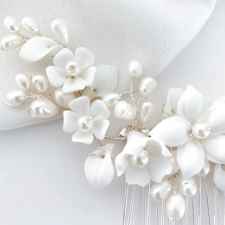 Porcelain White Flower and Freshwater Pearl Comb