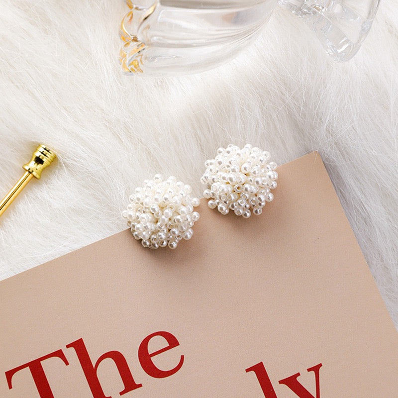 pearl earrings, cluster pearl earrings, cluster, pearls, wedding, wedding earrings, pearl wedding earrings, unique wedding earrings, lightweight wedding earrings, wedding jewellery, bridesmaid earrings, pearl bridesmaid earrings, pearl jewellery, bridesmaid jewellery, bride earrings, bridal earrings, bridal pearl earrings