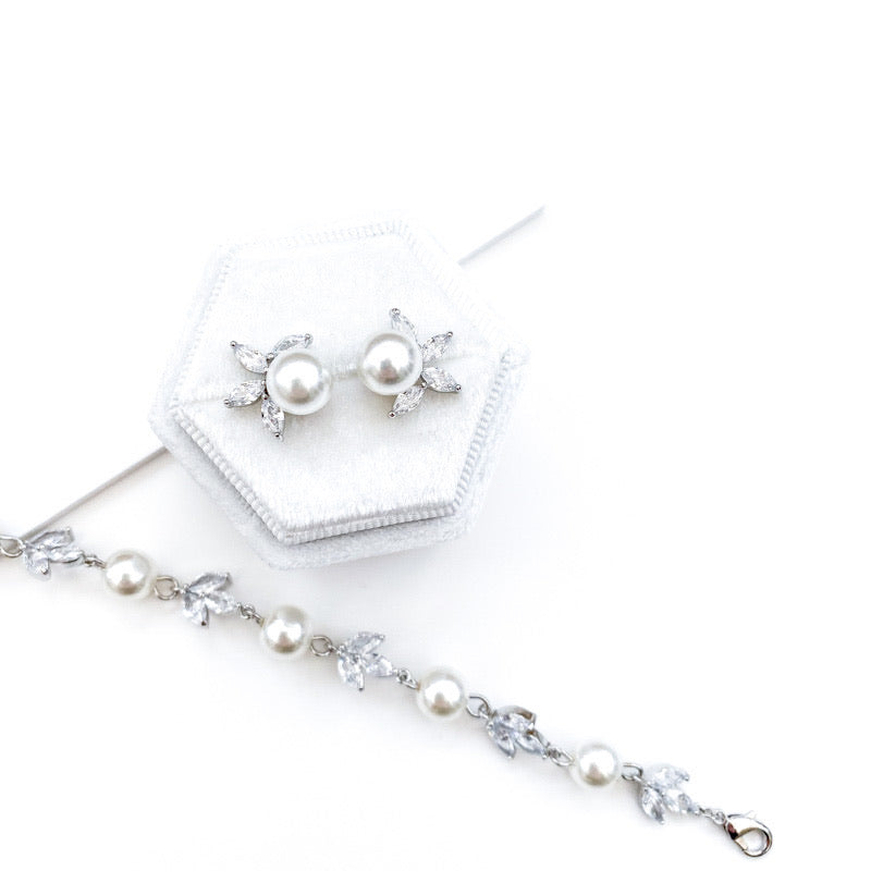 Desire Flower & Pearl Studs