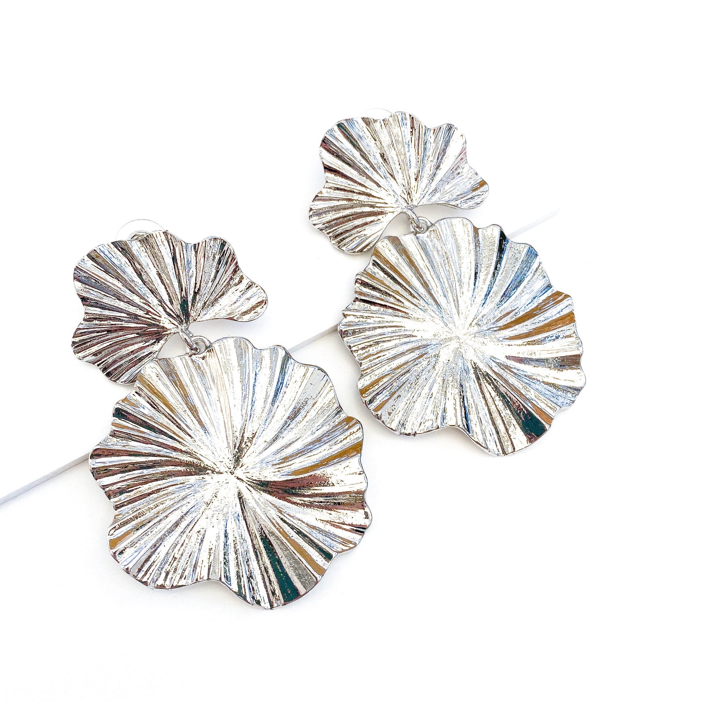 Dali Silver Flower Earrings