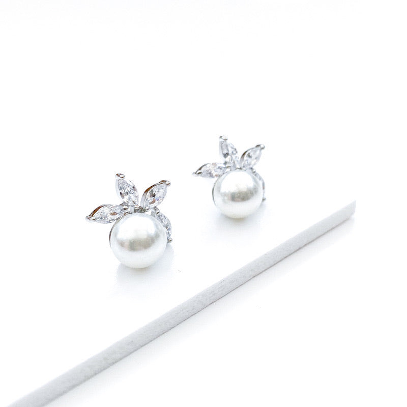 Desire Flower & Pearl Studs