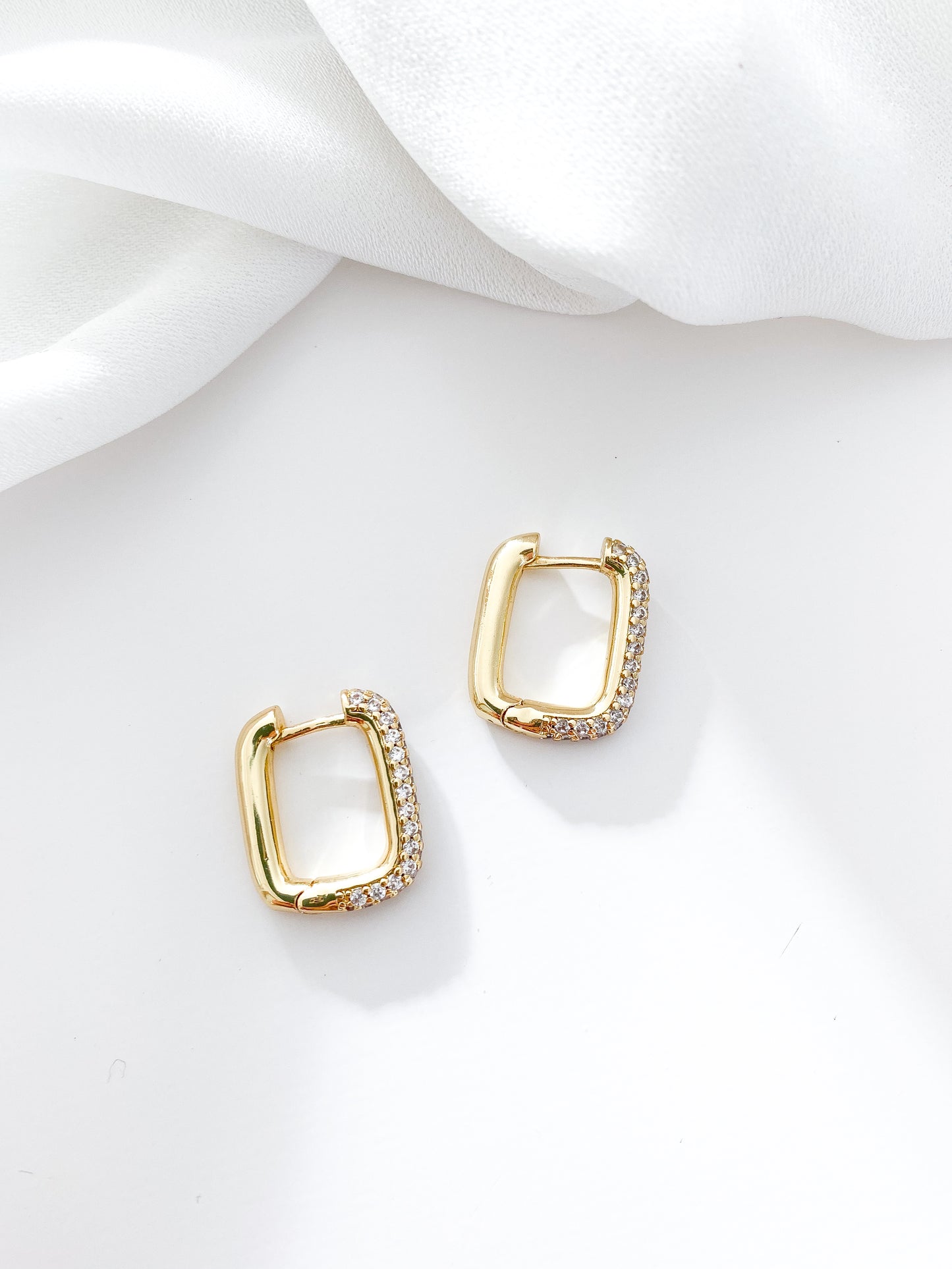 Loop Crystal Earrings Gold