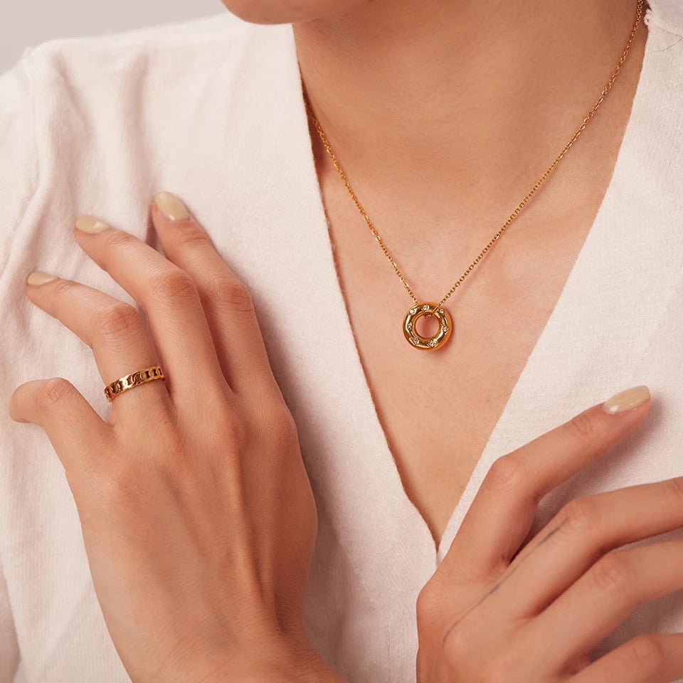Crystal Gold Chunky Circle Necklace