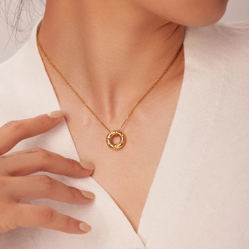 Crystal Gold Chunky Circle Necklace