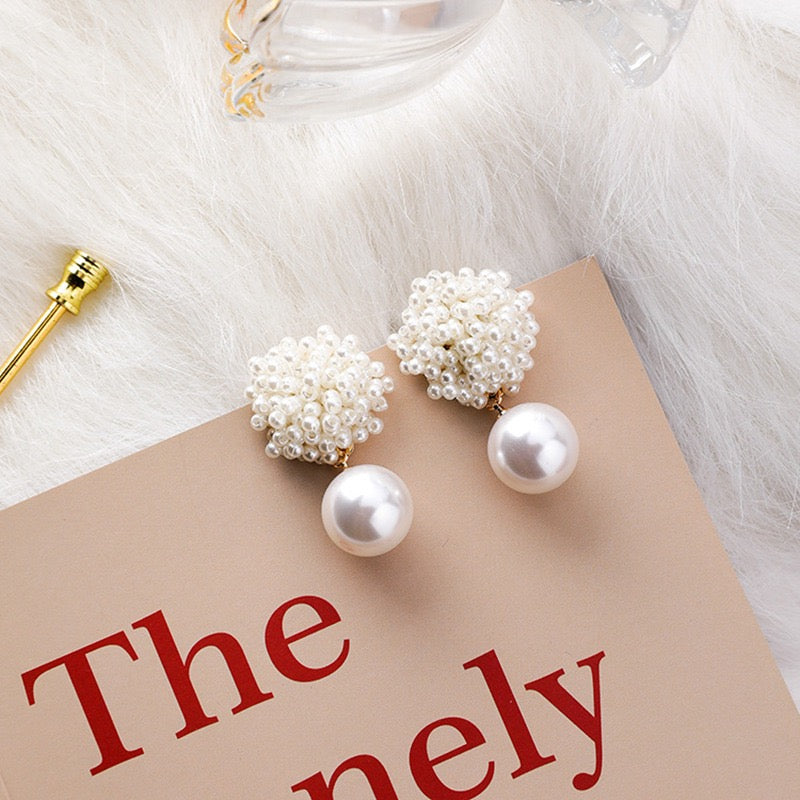 pearl earrings, cluster pearl earrings, cluster, pearls, wedding, wedding earrings, pearl wedding earrings, unique wedding earrings, lightweight wedding earrings, wedding jewellery, bridesmaid earrings, pearl bridesmaid earrings, pearl jewellery, bridesmaid jewellery, bride earrings, bridal earrings, bridal pearl earrings