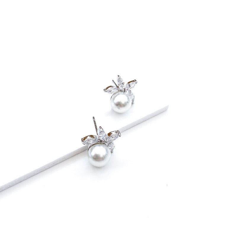 Desire Flower & Pearl Studs