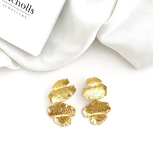 Load image into Gallery viewer, Geometric Gold Flake Earrings
