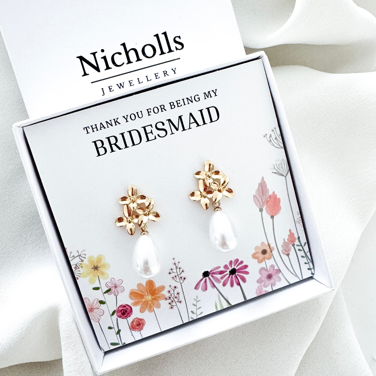 Gold Daisy & Teardrop Pearl Bridesmaid Earrings | Thank You Bridesmaid Gift