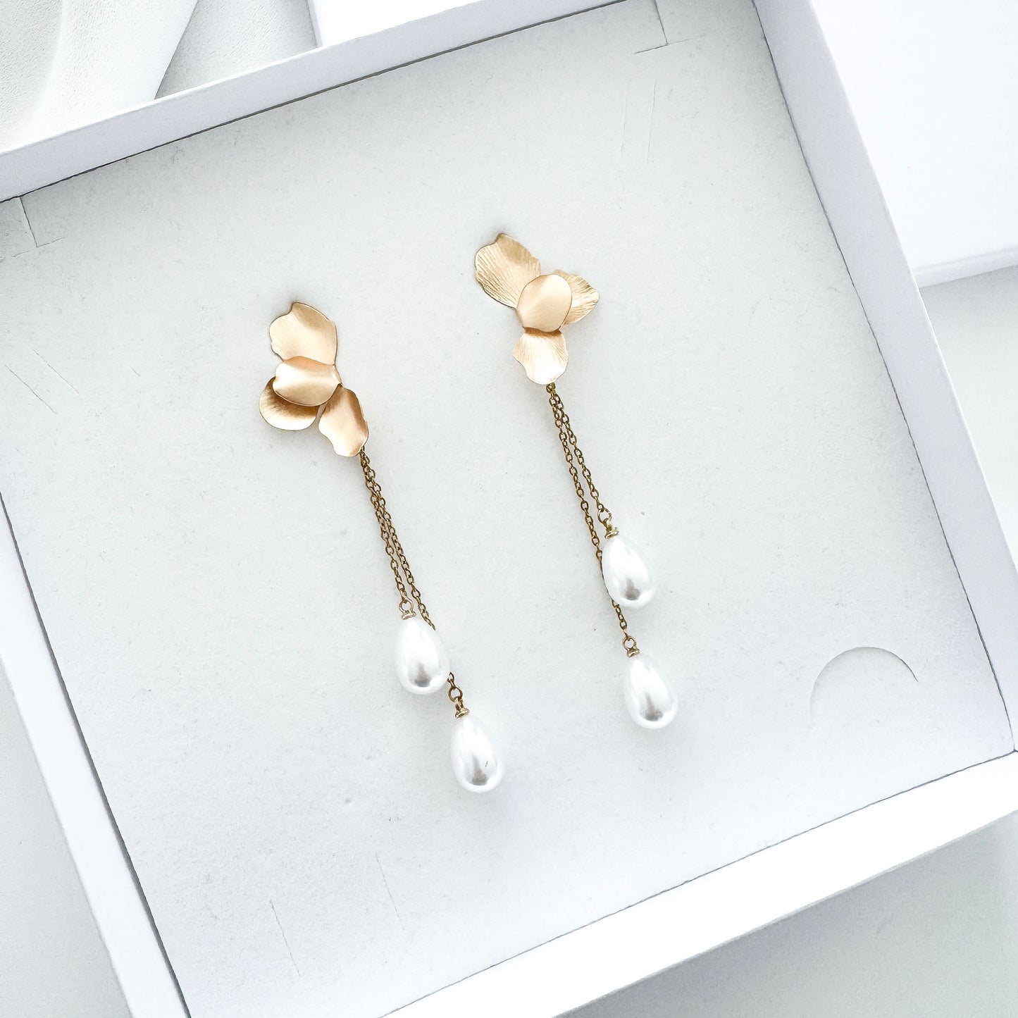 Gold Folded Flower Chain and Dainty Teardrop Pearl Earrings