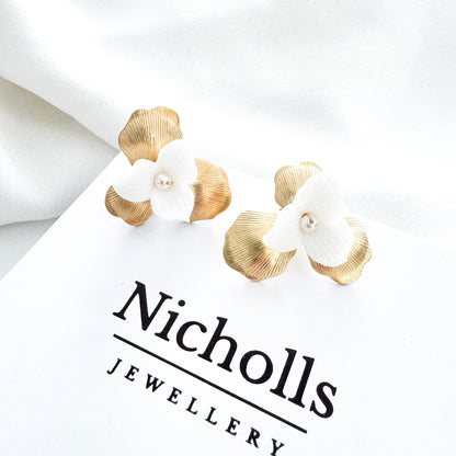 Aurelia Gold Leaf and White Porcelain Flower Wedding Comb and Stud Earrings
