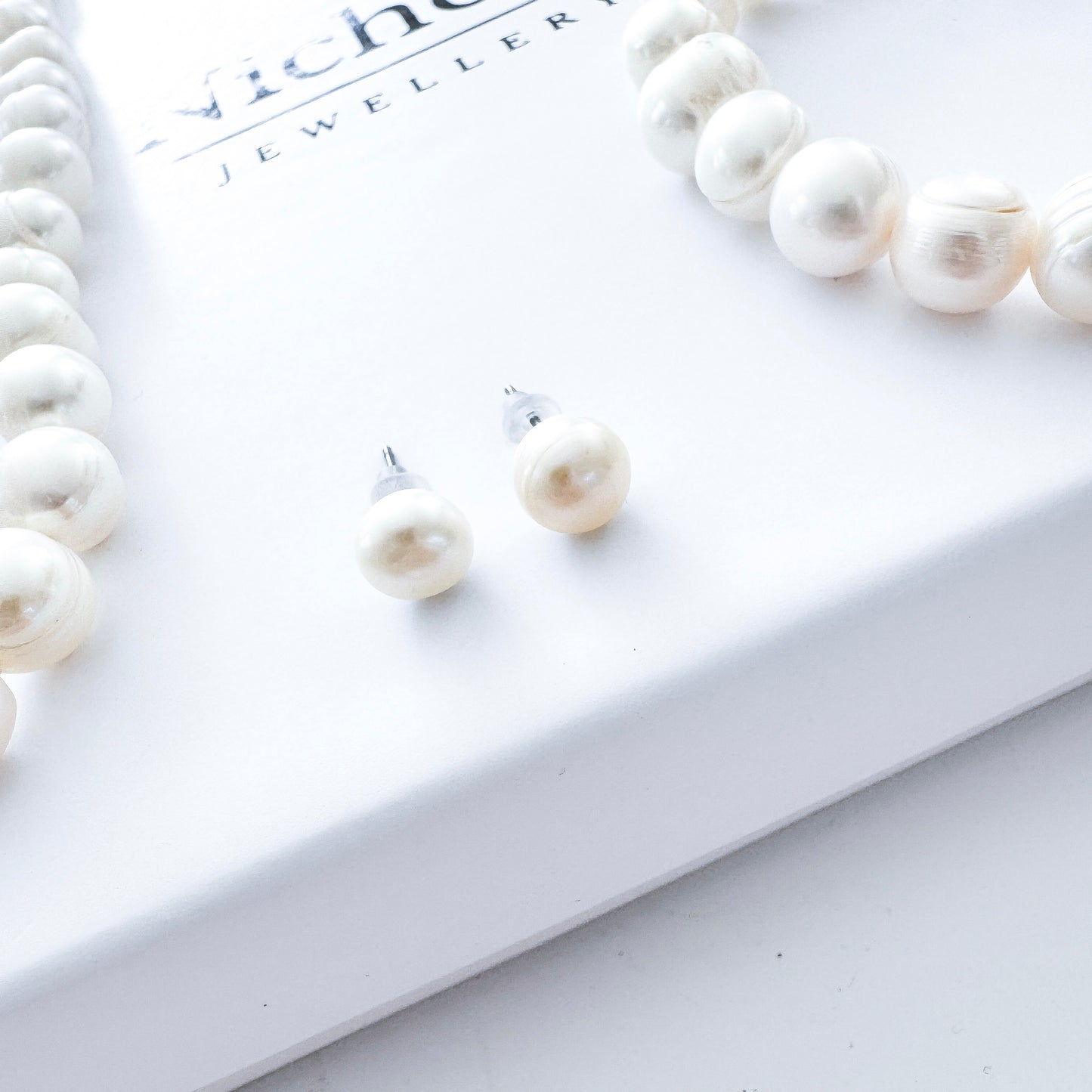 Freshwater Pearl Necklace, Bracelet & Earring Set