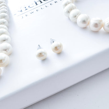 Freshwater Pearl Necklace, Bracelet & Earring Set