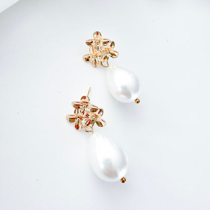 18k Gold Plated Daisy and Chunky Teardrop Pearl Earrings