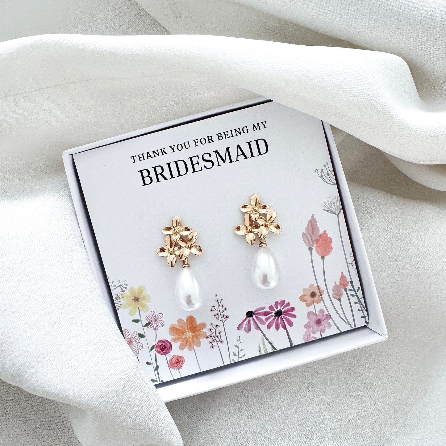 Gold Daisy & Teardrop Pearl Bridesmaid Earrings | Thank You Bridesmaid Gift