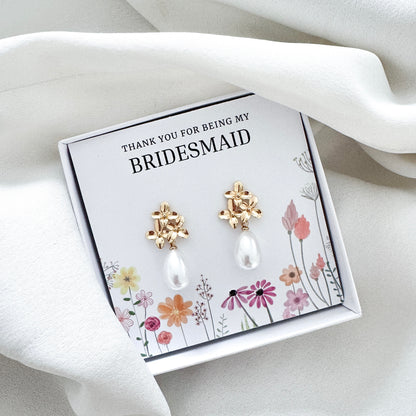 Gold Daisy & Teardrop Pearl Bridesmaid Earrings | Thank You Bridesmaid Gift