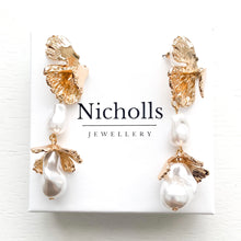 Load image into Gallery viewer, Pearl Bud Fan Leaf Drop Earrings
