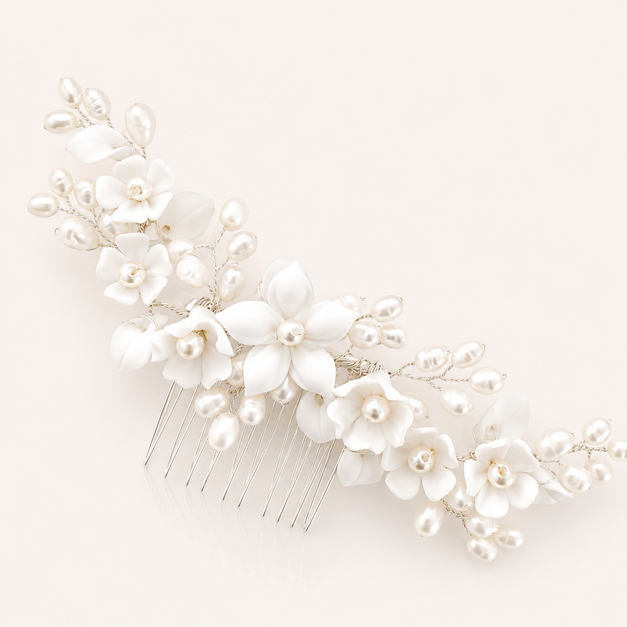 Porcelain White Flower and Freshwater Pearl Comb