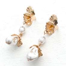 Load image into Gallery viewer, Pearl Bud Fan Leaf Drop Earrings
