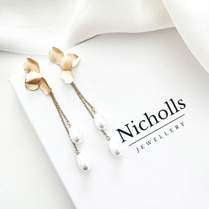 Gold Folded Flower Chain and Dainty Teardrop Pearl Earrings