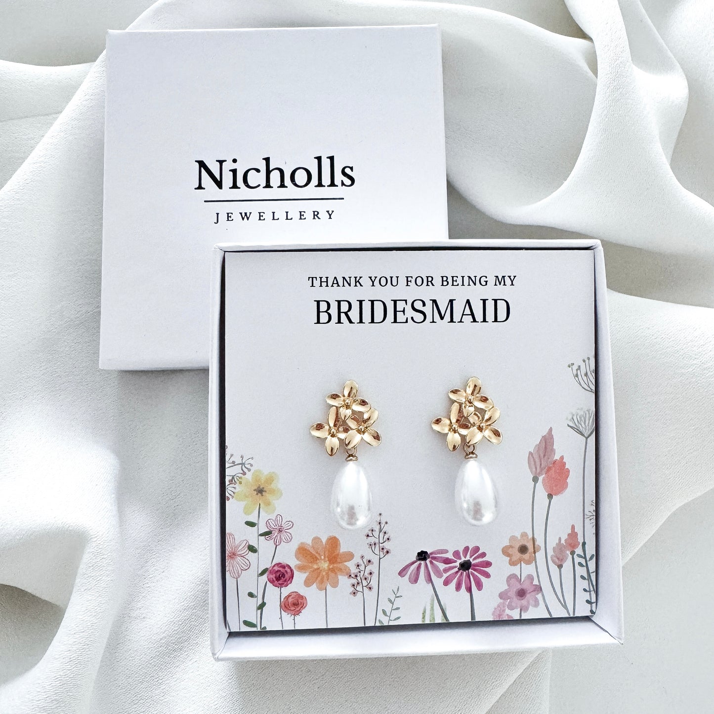 Gold Daisy & Teardrop Pearl Bridesmaid Earrings | Thank You Bridesmaid Gift