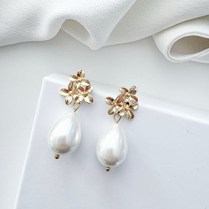 18k Gold Plated Daisy and Chunky Teardrop Pearl Earrings