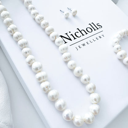Freshwater Pearl Necklace, Bracelet & Earring Set
