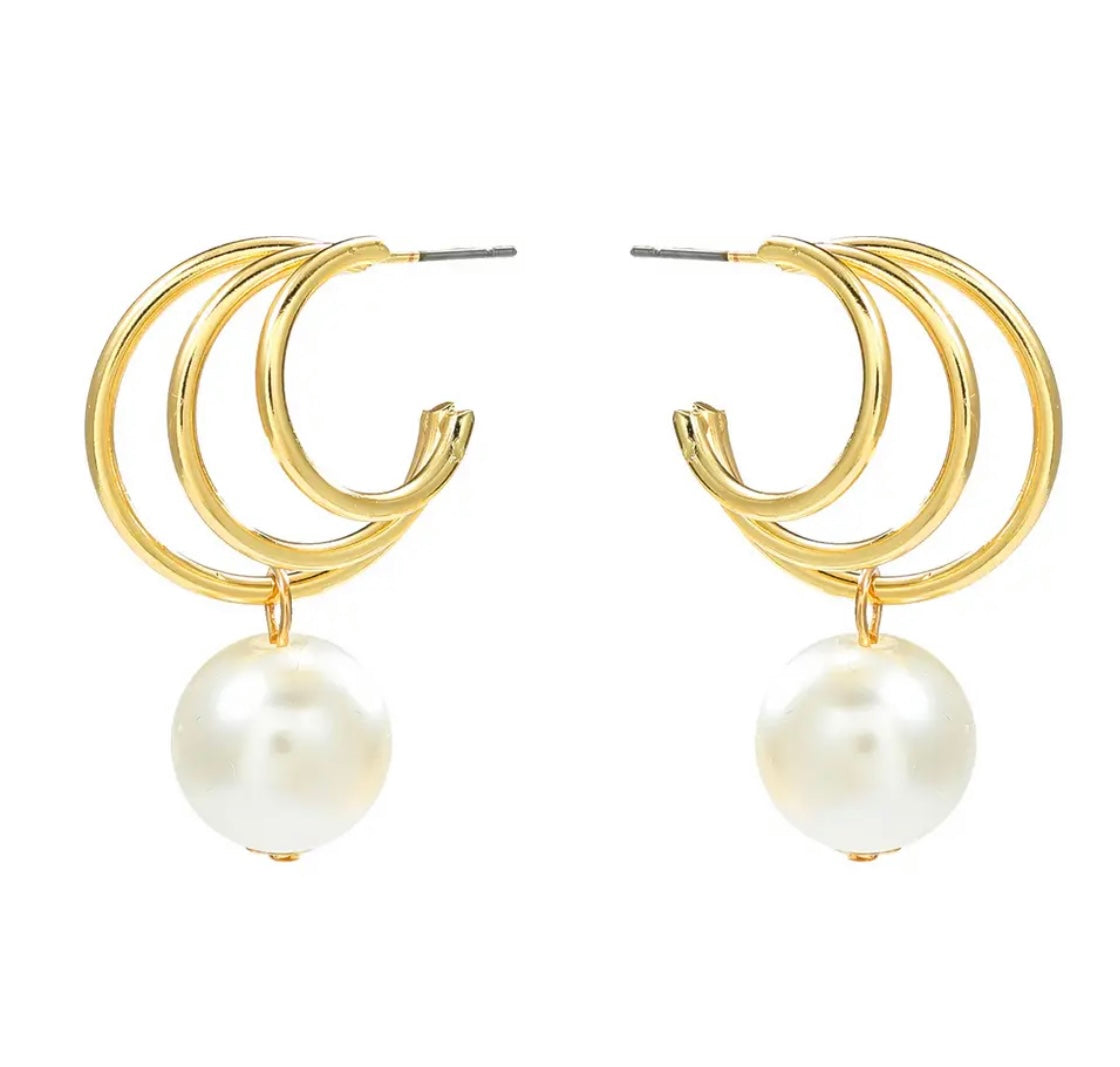 Triple Hoop Gold Earrings with Chunky Pearl