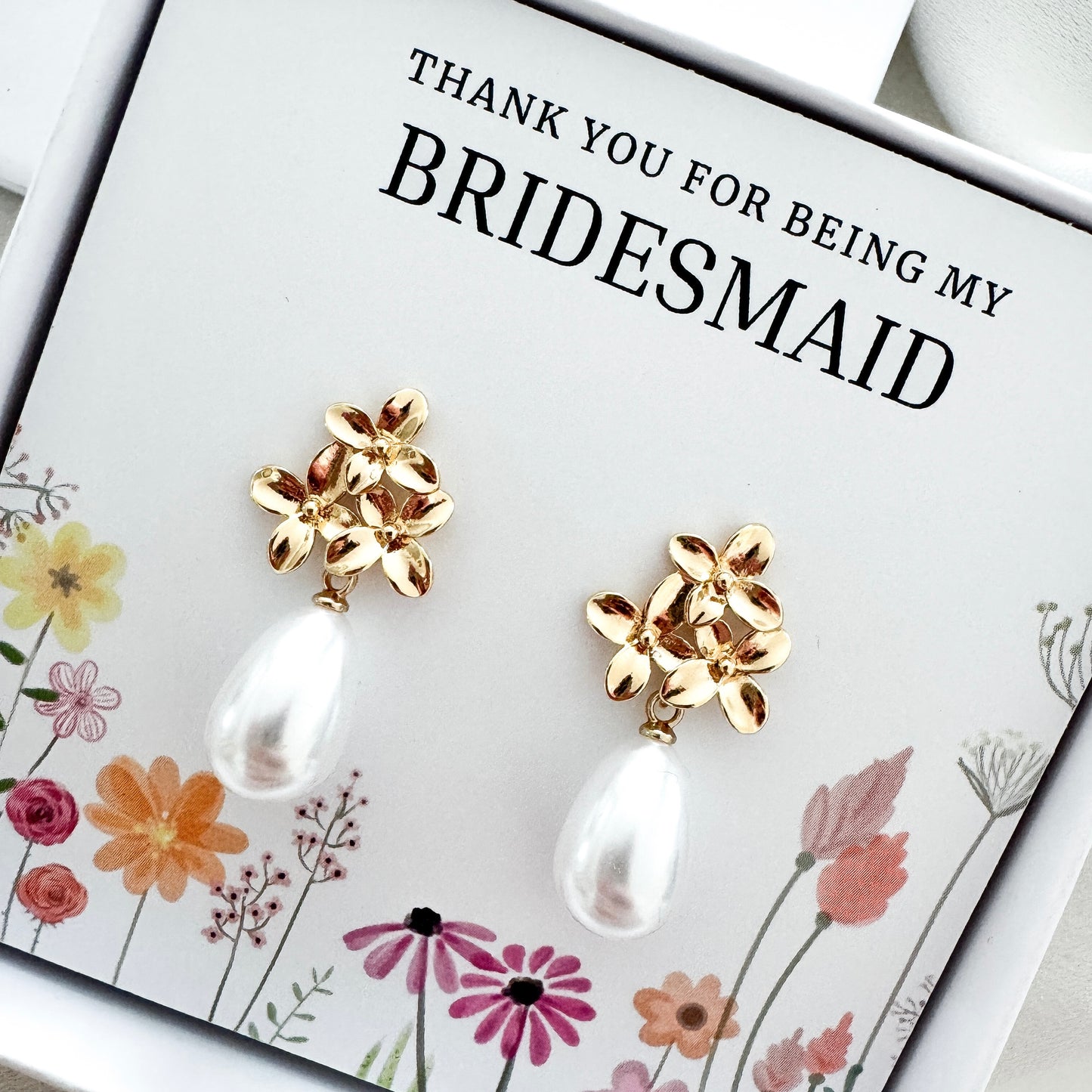 Gold Daisy & Teardrop Pearl Bridesmaid Earrings | Thank You Bridesmaid Gift