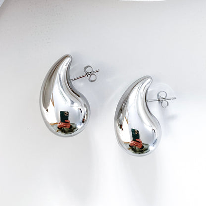 Waterdrop Silver Pointed Earrings