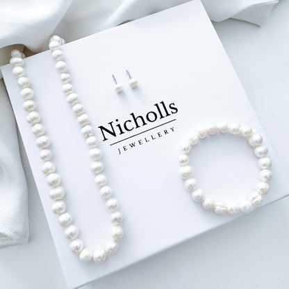 Freshwater Pearl Necklace, Bracelet & Earring Set