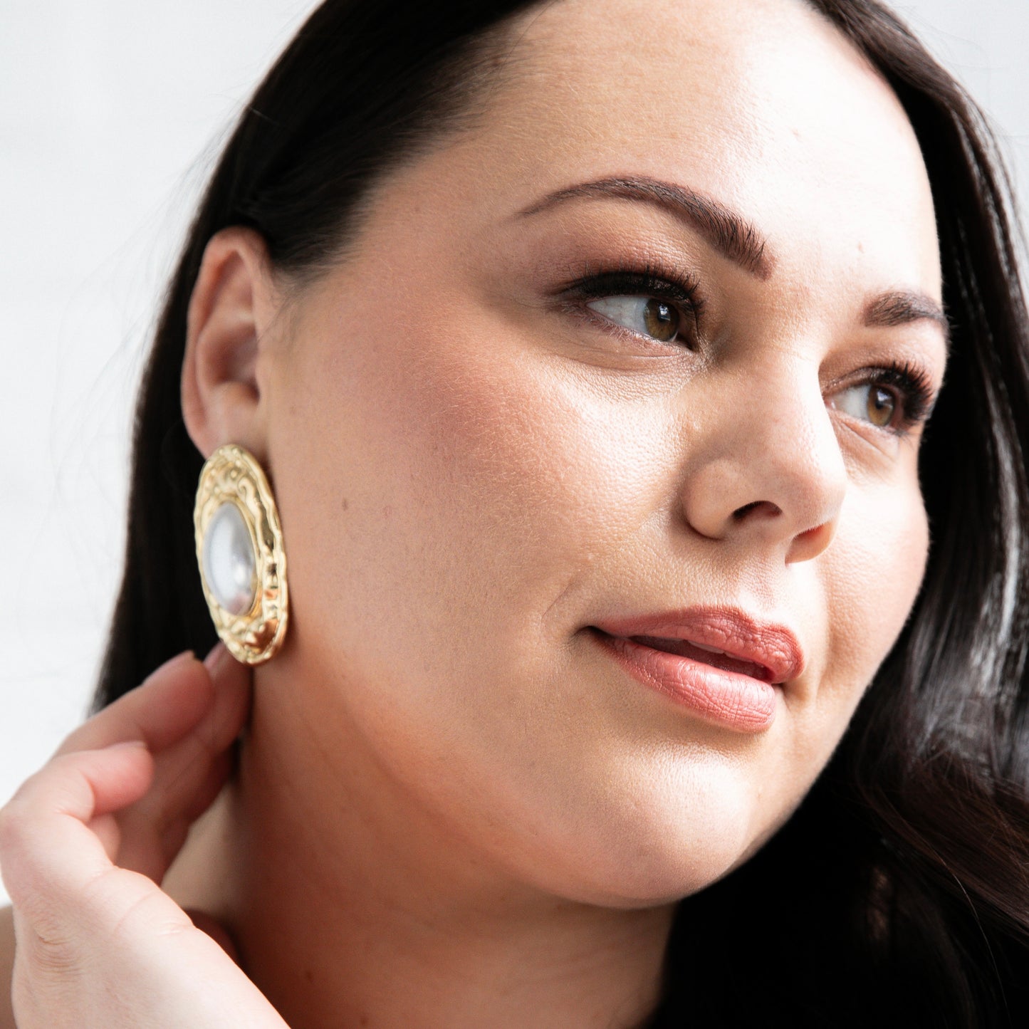 Riviera Pearl Oval Earrings