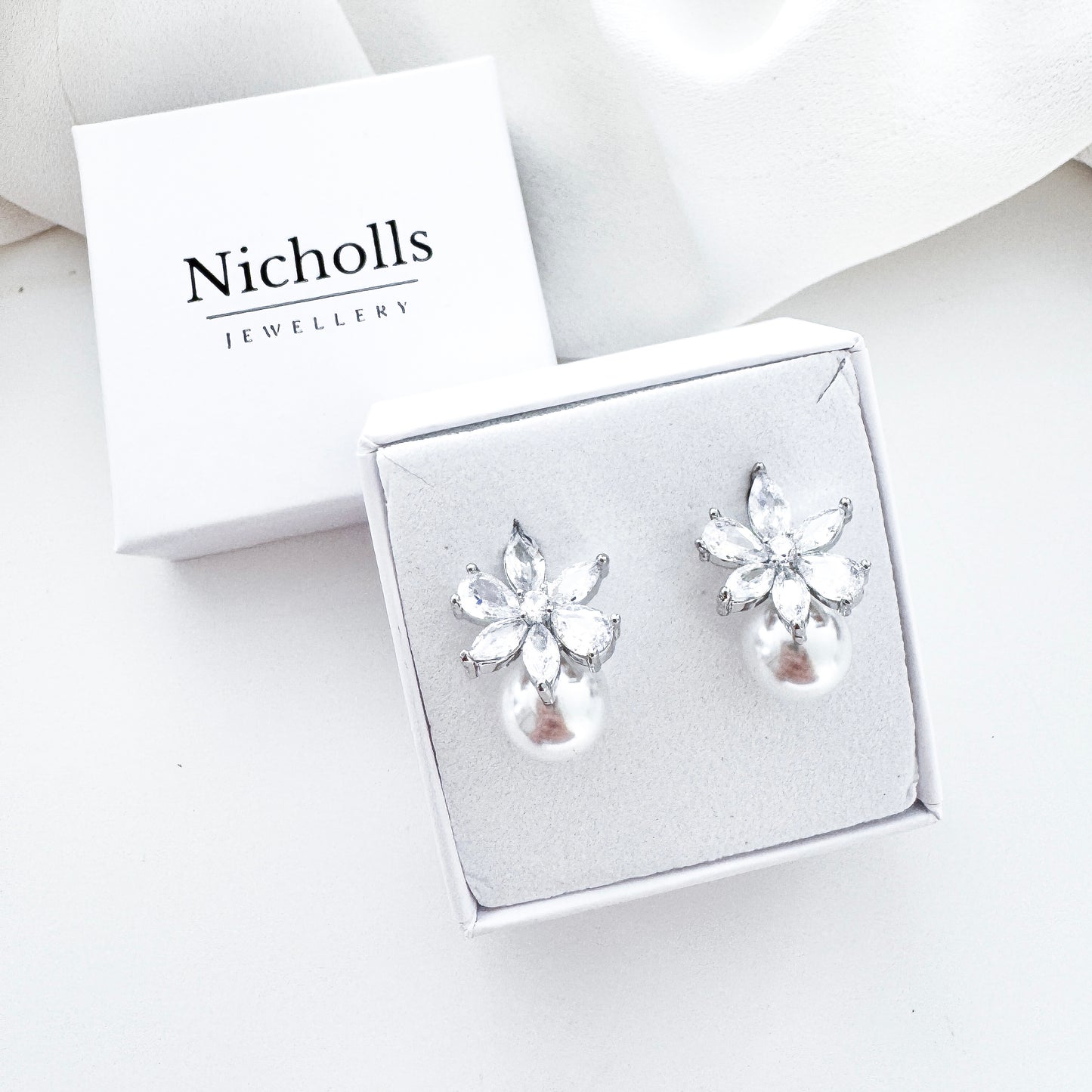 Bonita Pearl & Crystal Earrings