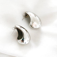 Load image into Gallery viewer, Water Drop Chunky Smooth Silver Earrings
