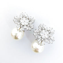 Load image into Gallery viewer, Snowflake Drop Pearl Earrings
