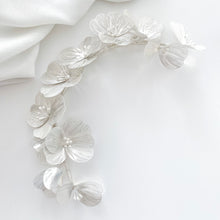 Load image into Gallery viewer, Light Silver Flower Headband/Vine
